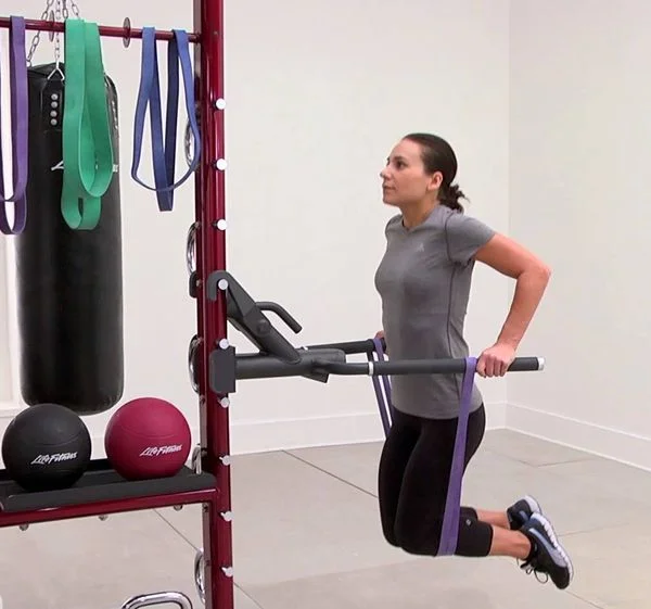 band-chest-dips